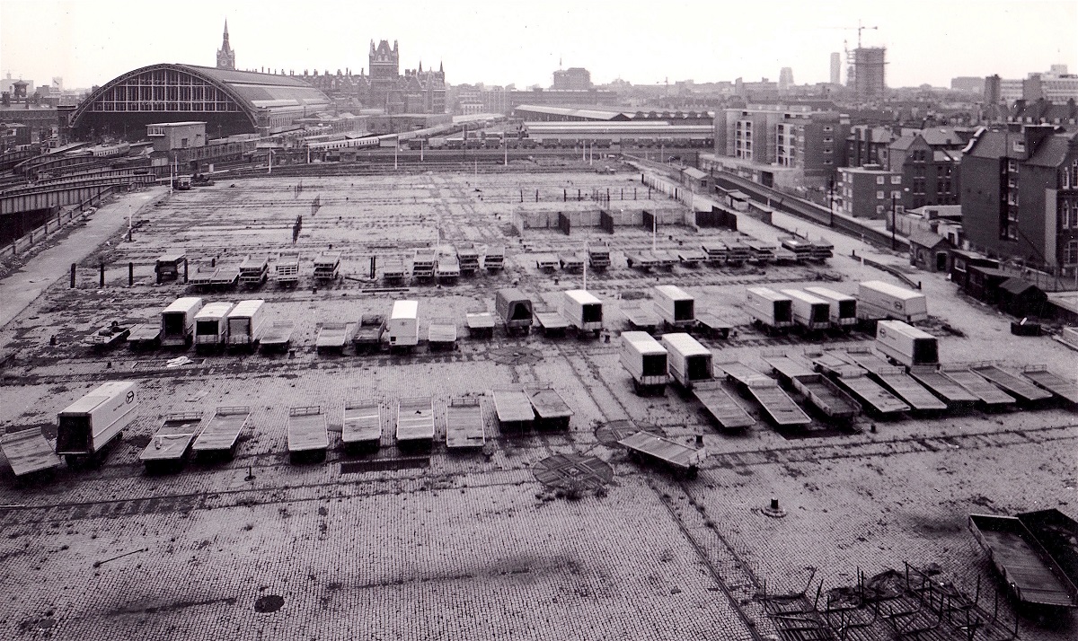 1968 Flatbed and trailer park