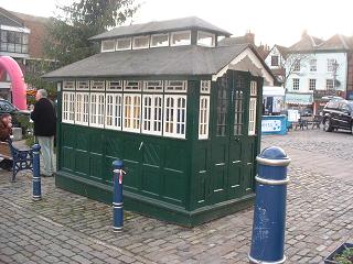 Cab shelter, Hitchin, 15/12/07. © Dan Little