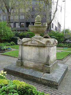 Tomb of Vice Admiral Bligh. © Dan Little