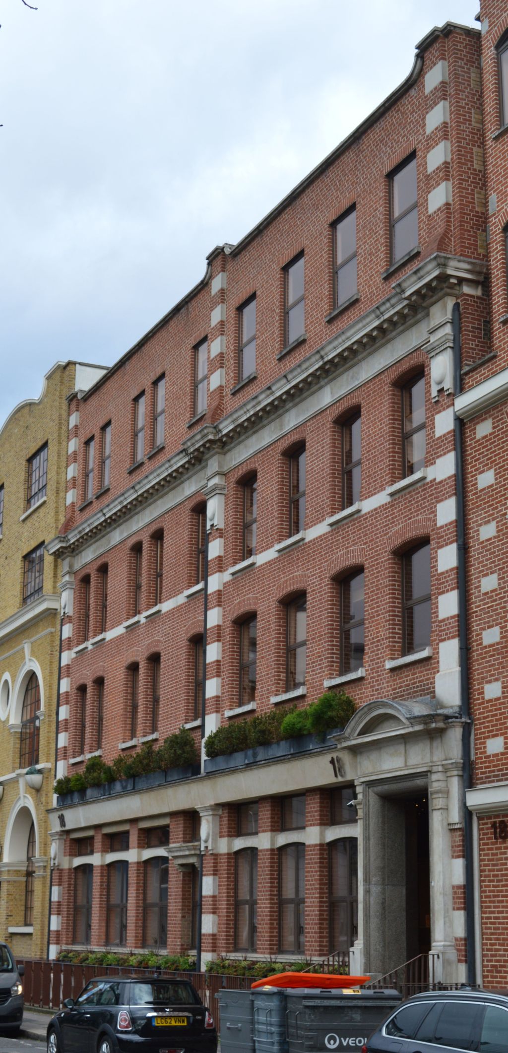 Pic 4: Offices for hydraulic power companies, Hatfields. 2019