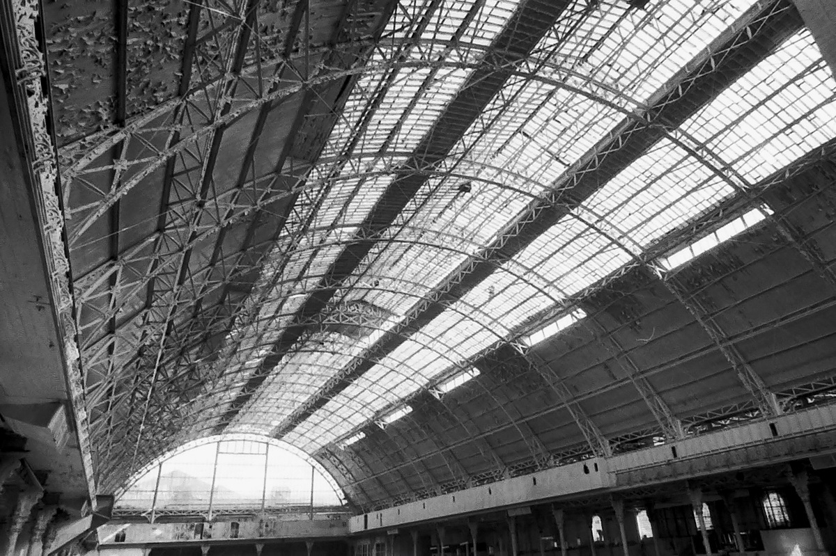 roof-with-leading-missing