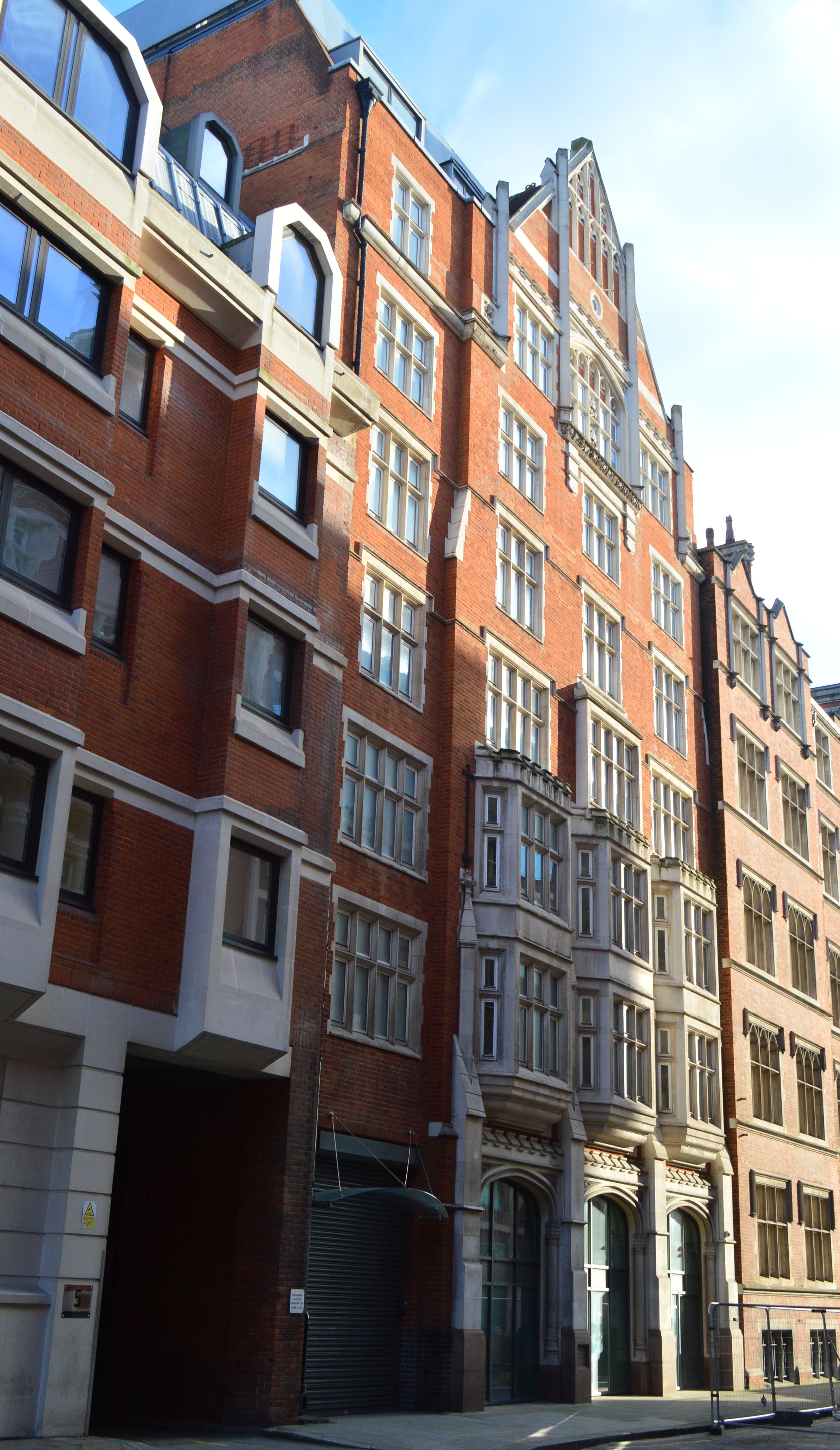 Carmelite St fire station