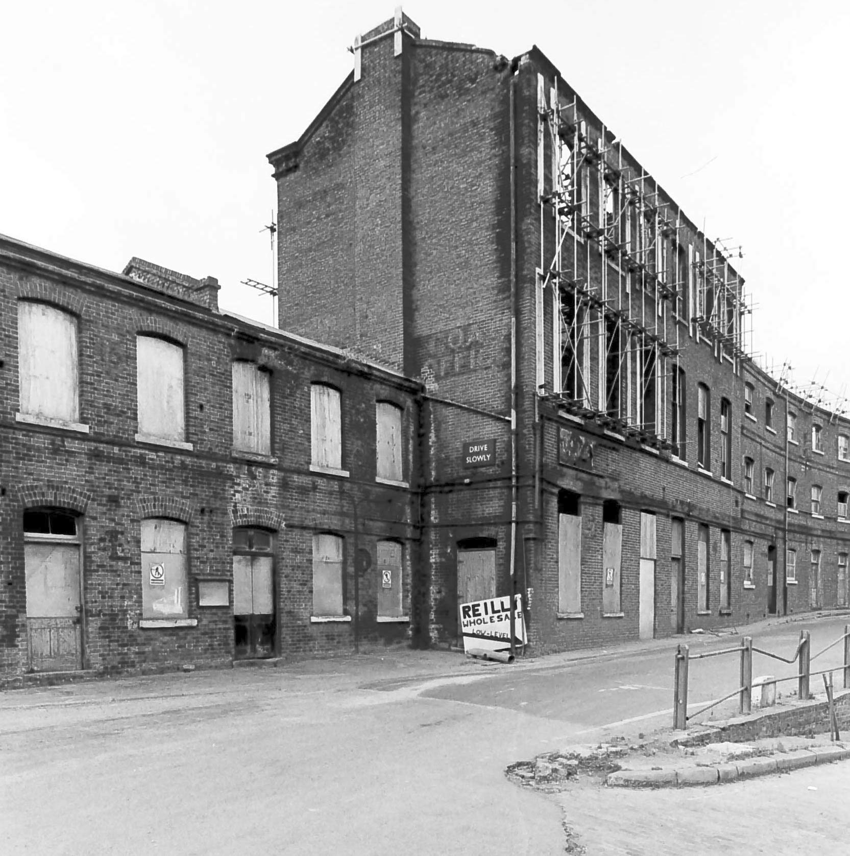 Coal and fish office &copy; Sidney Ray