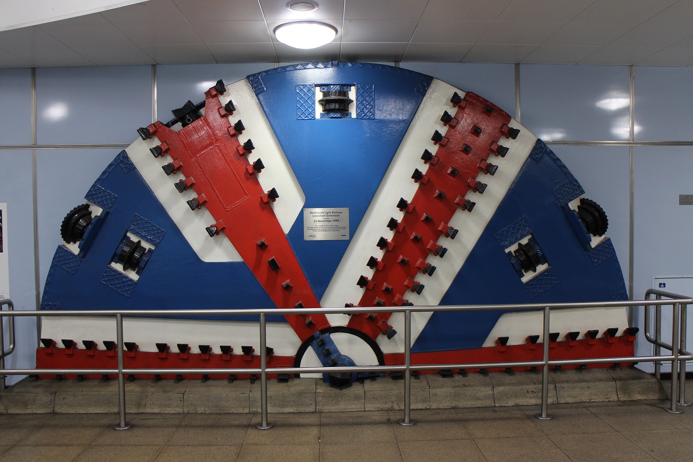 DLR Cutter Head at Cutty Sark station, 29.4.16. © Robert Mason