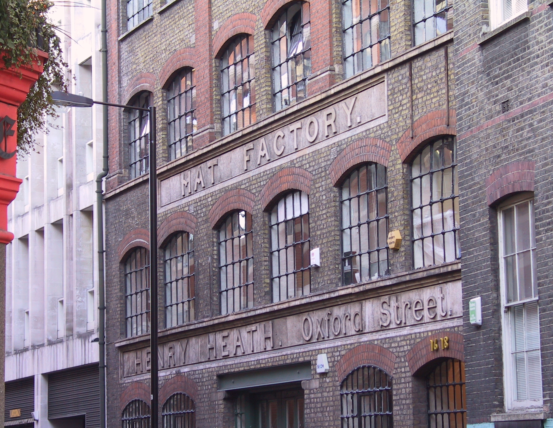 Henry Heath Hatters, 16-18 Hollen Street, &copy; Sidney Ray