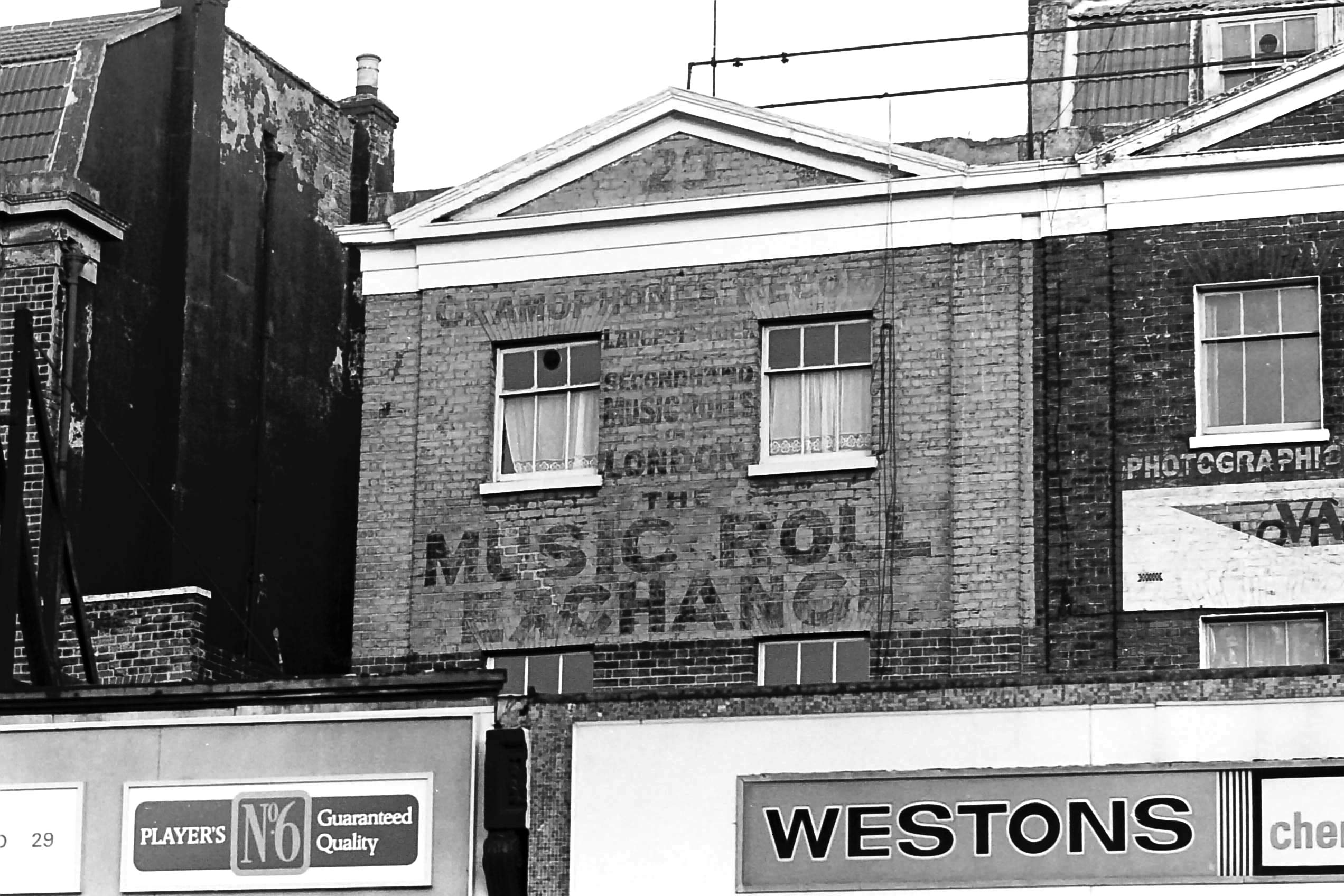 Ghost sign &copy; Sidney Ray