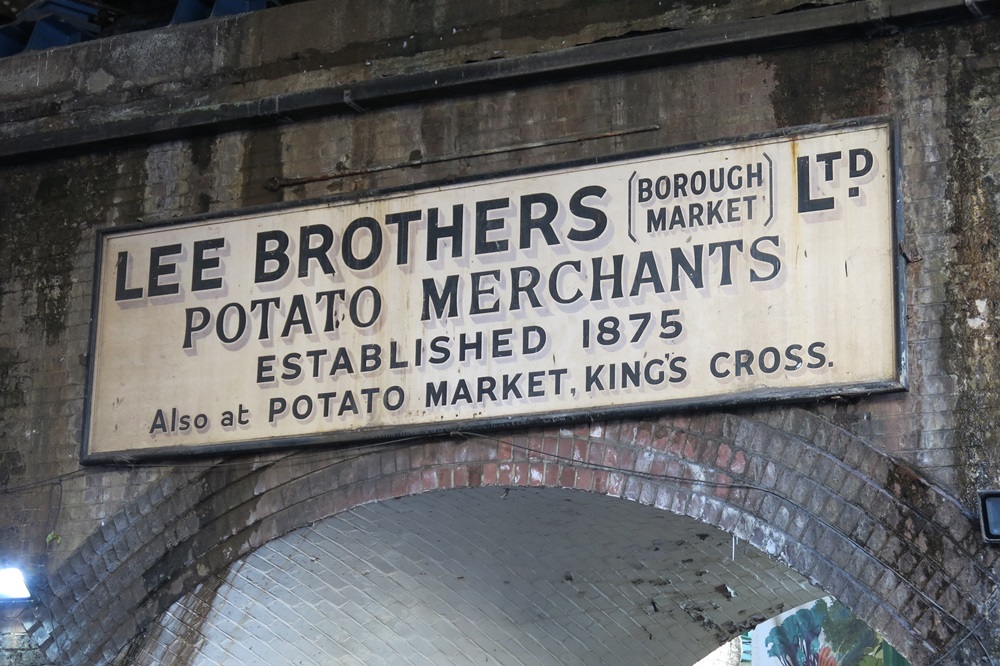 Ghost sign &copy; Sidney Ray