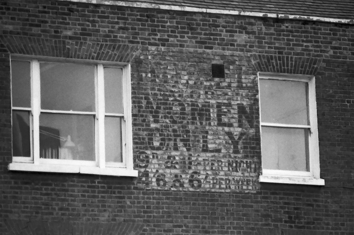Ghost sign &copy; Sidney Ray