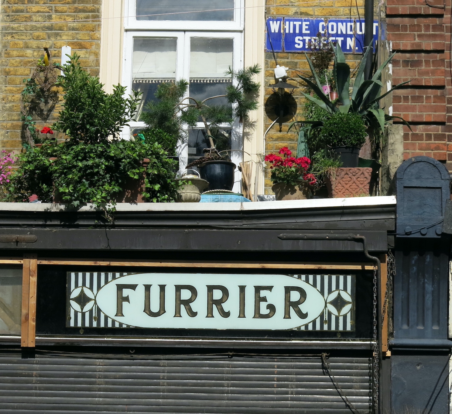 S. Cohen's shop, White Conduit Street. Sidney Ray