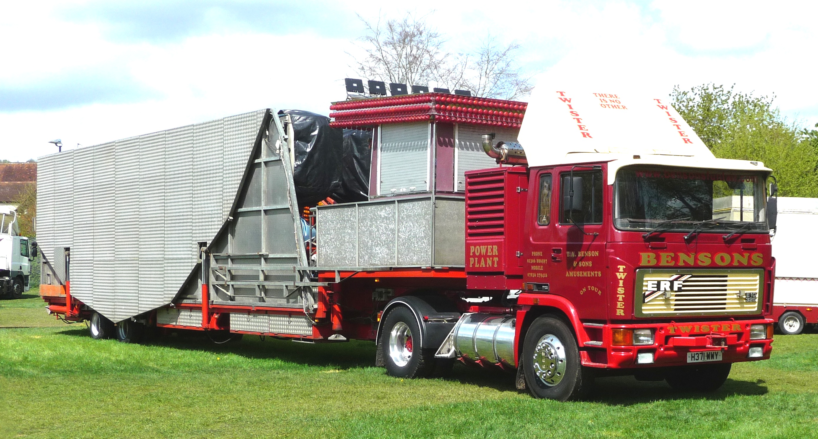 H371 WWY, an E10 325, a type introduced in 1993