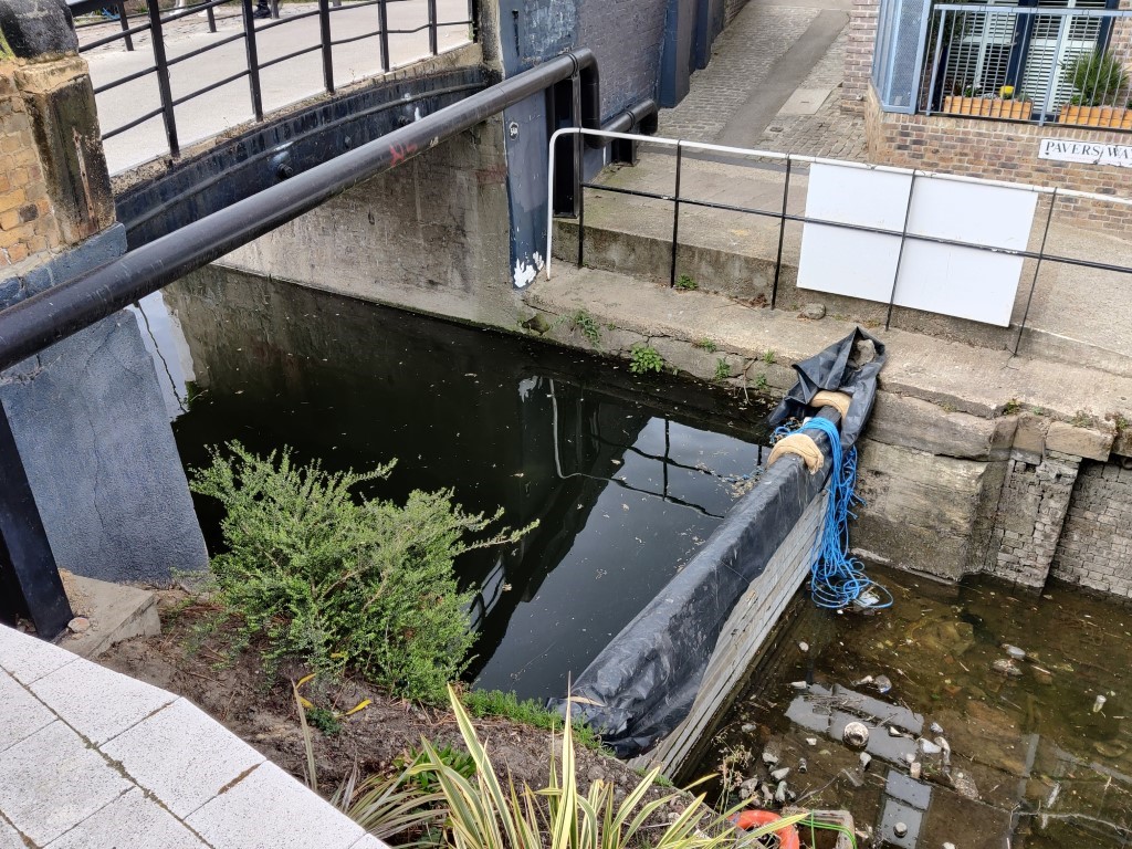 Hertford Union Canal &copy; Ben Weiner