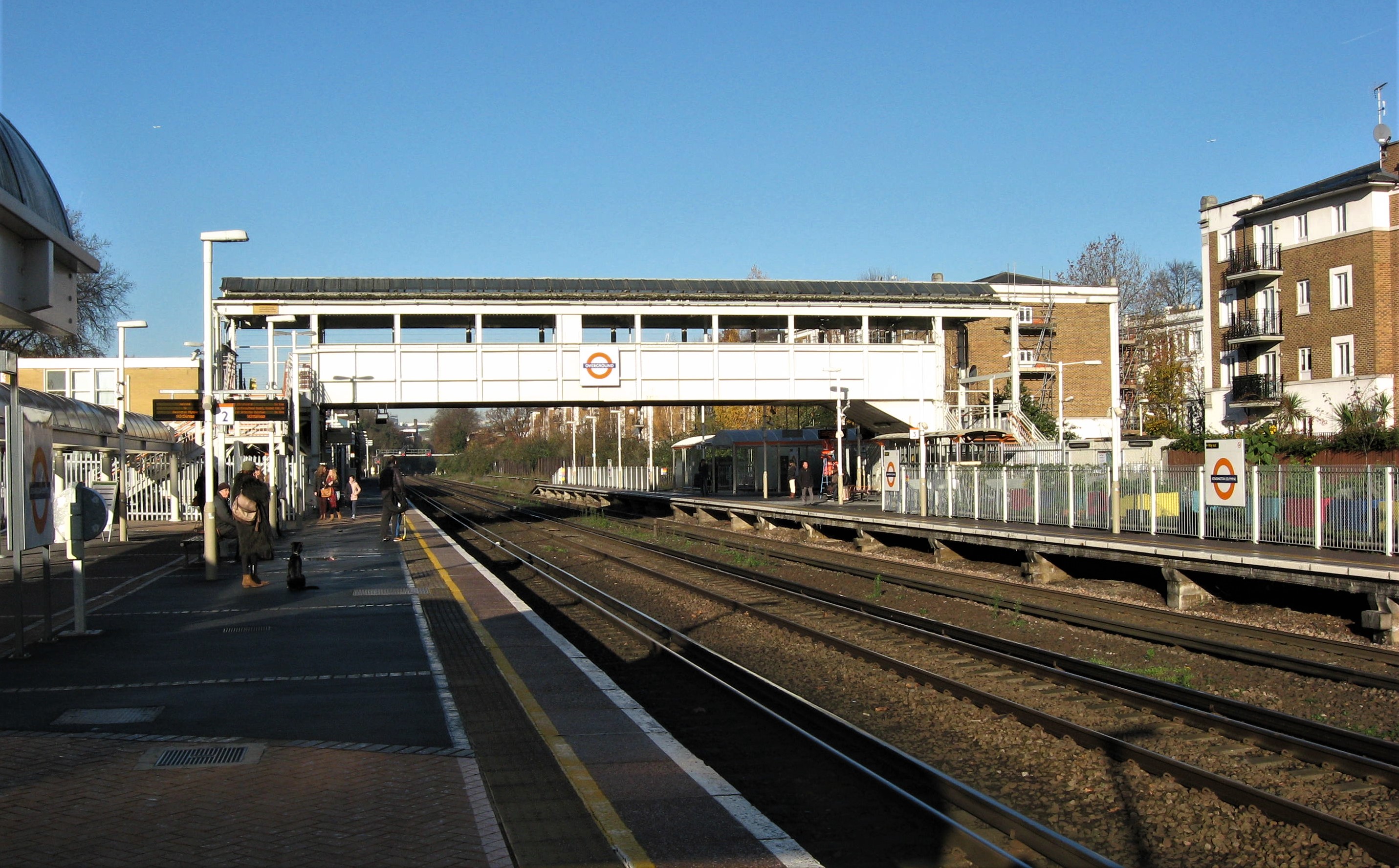 Kensington Olympia Station looking north, 2014