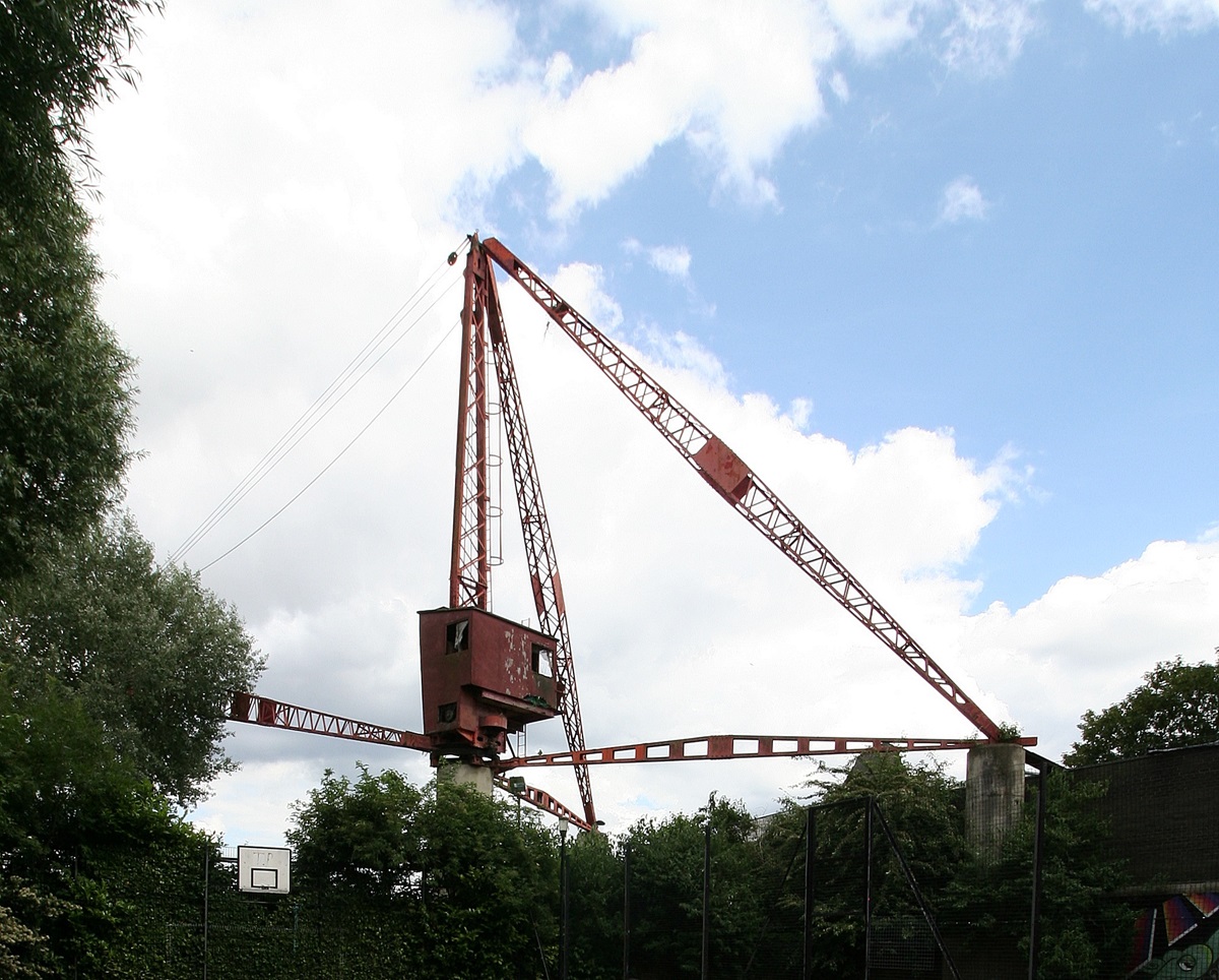 Odessa Street crane