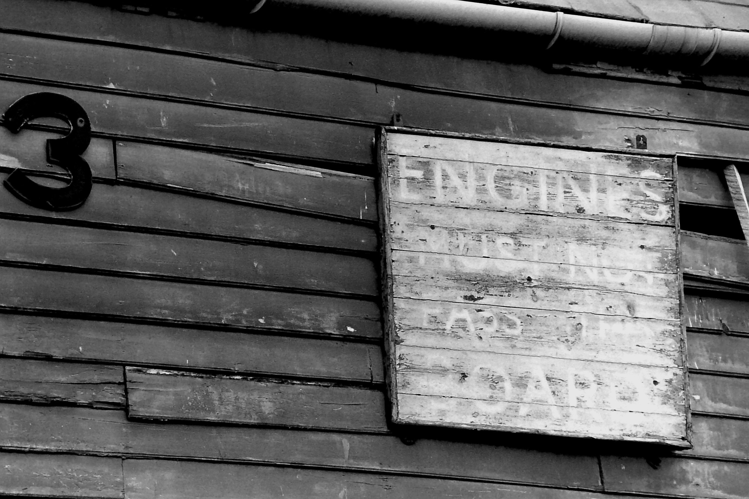 Warning sign &copy; Sidney Ray