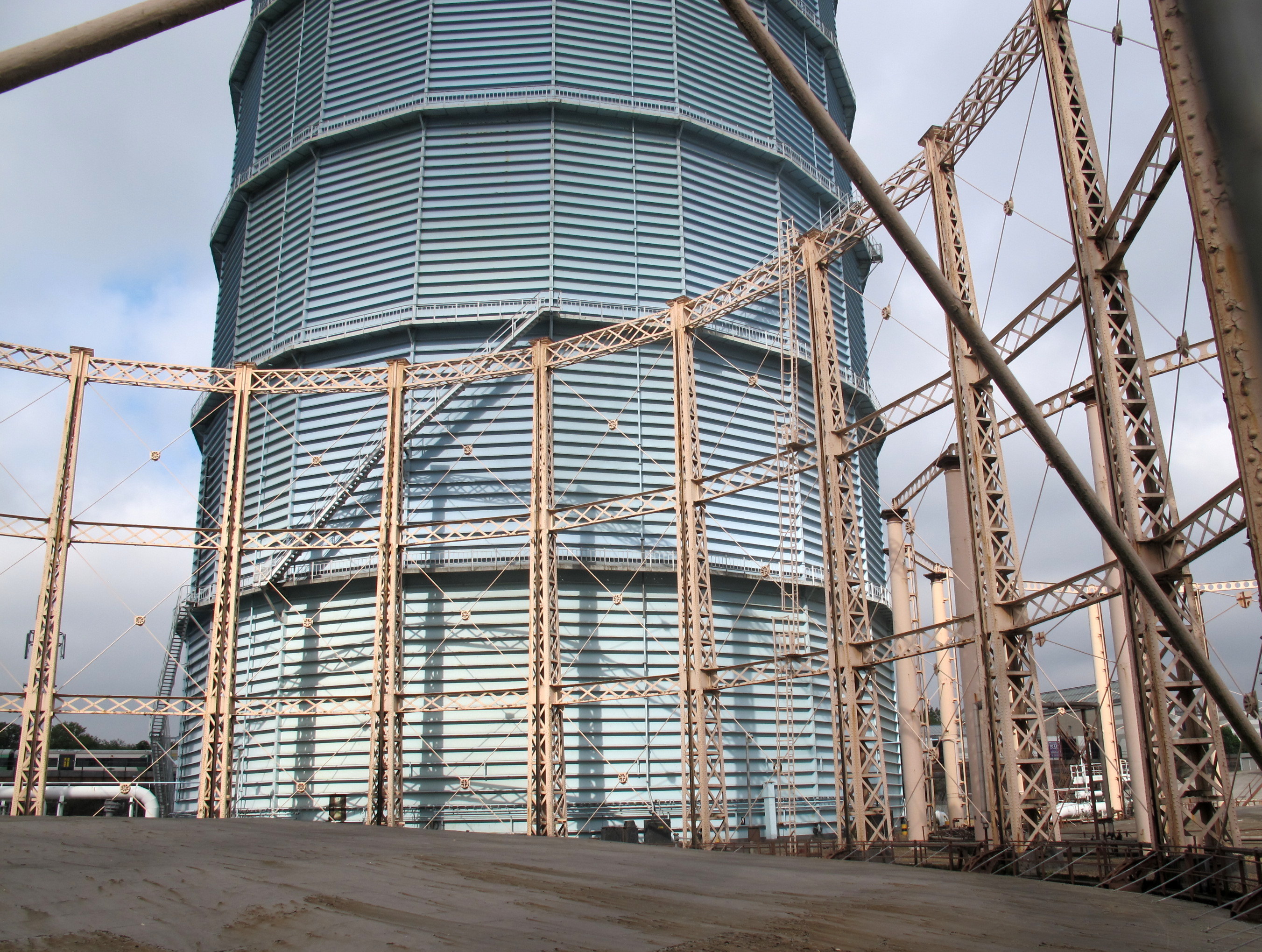 No 6 and bell. © Sarah Timewell