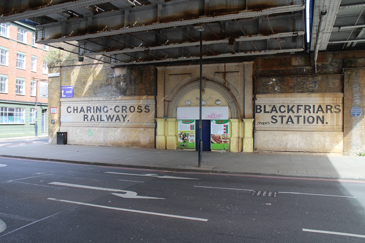Blackfriars Bridge station