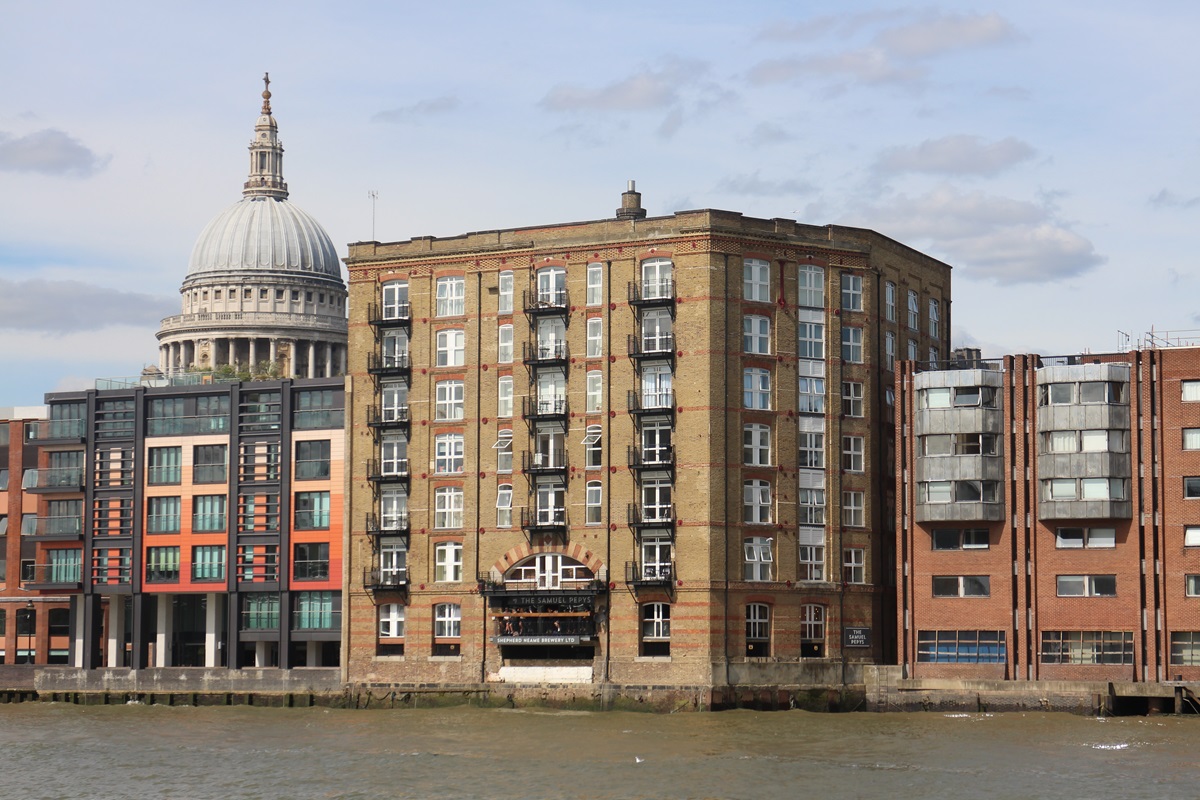 Brooks Wharf - Samuel Pepys pub-cum-restaurant