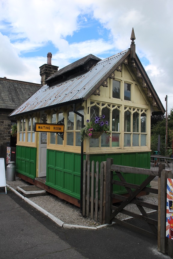 Cabmen's Shelter at Embsay railway station