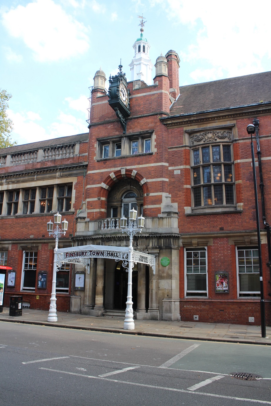 Finsbury Town Hall &copy; Robert Mason 2016