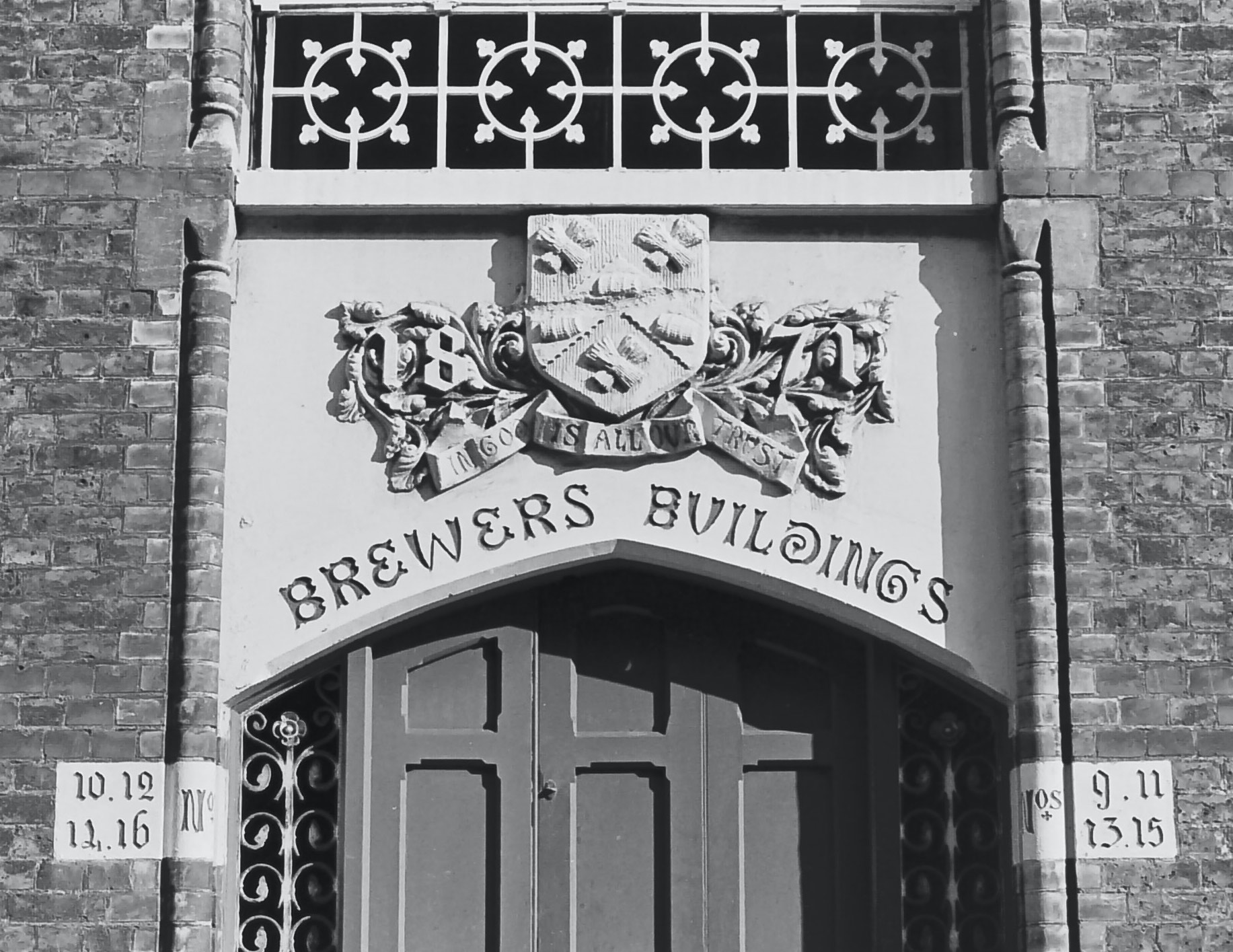 Brewers Buildings, Sidney Ray