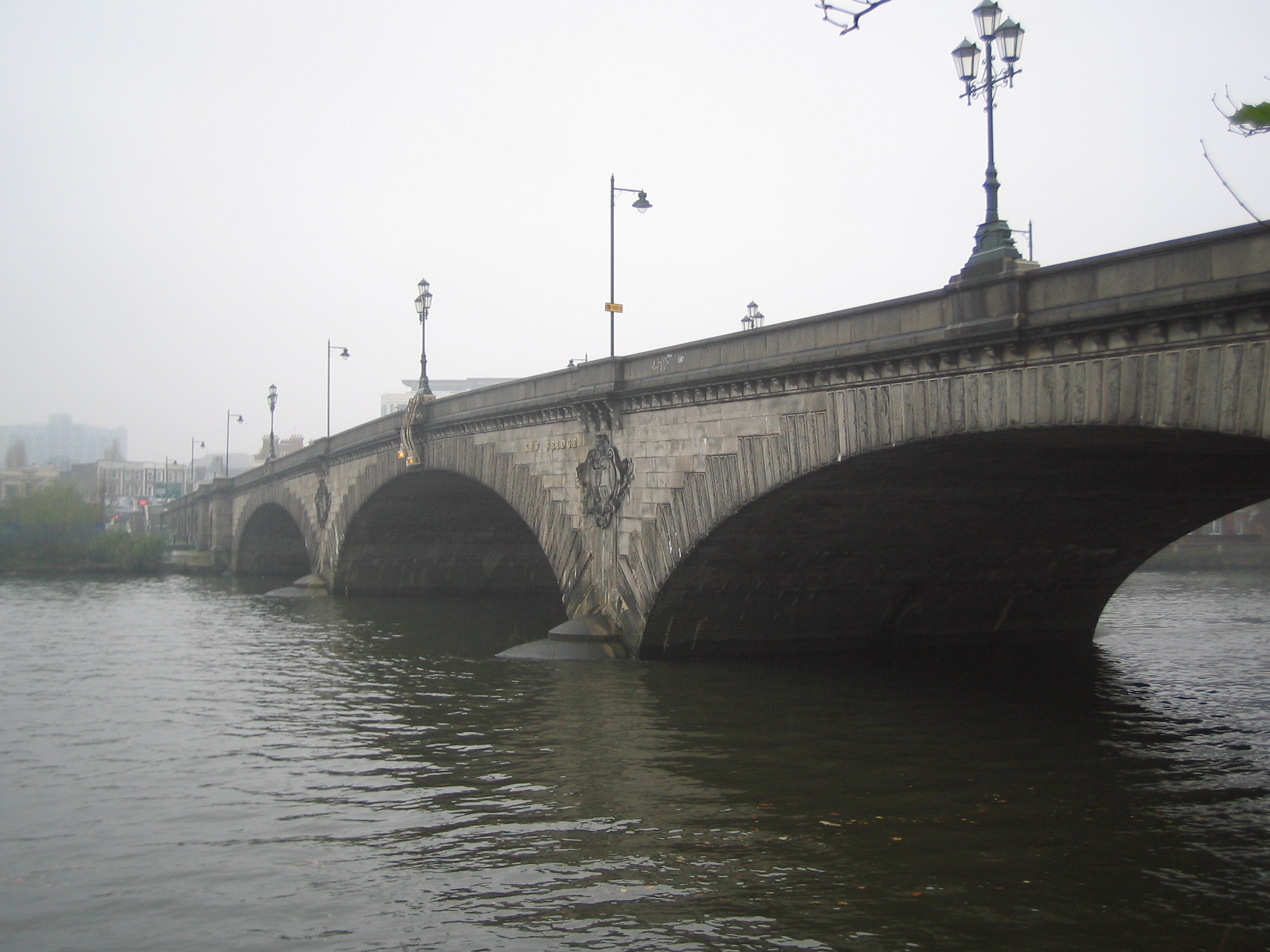 Kew Bridge. © Robert Mason