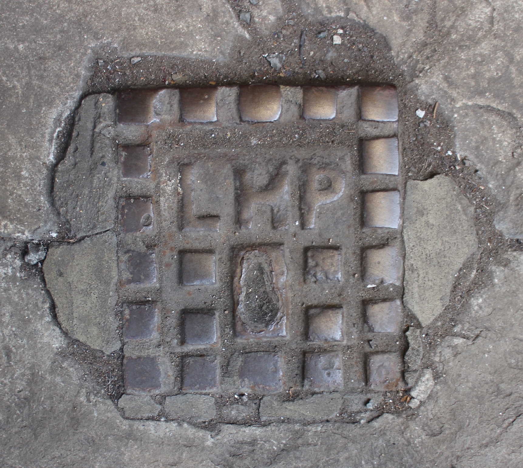 LHP cover © Robert Mason 2016