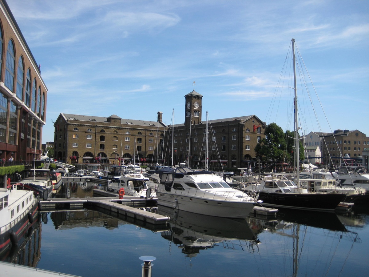 I Warehouse, St Katharine Docks © Robert Mason 2022
