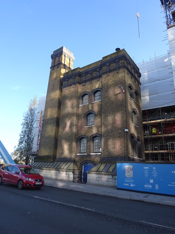 Tower Bridge chimney and accumulator tower
