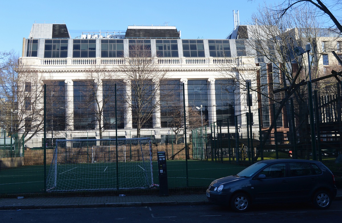 David Greig HQ, Waterloo Rd © David G Thomas